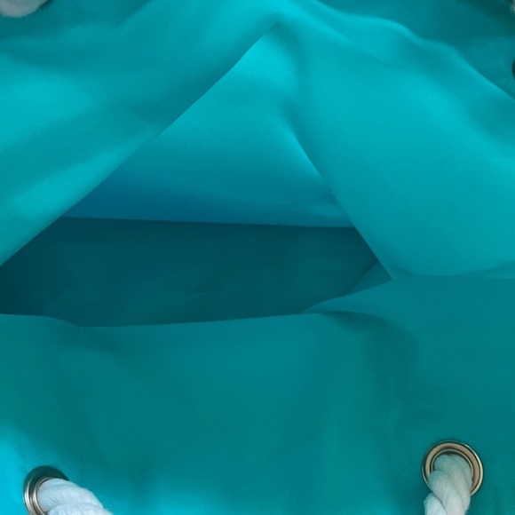 NWOT Clinique tote - Picture 4 of 8